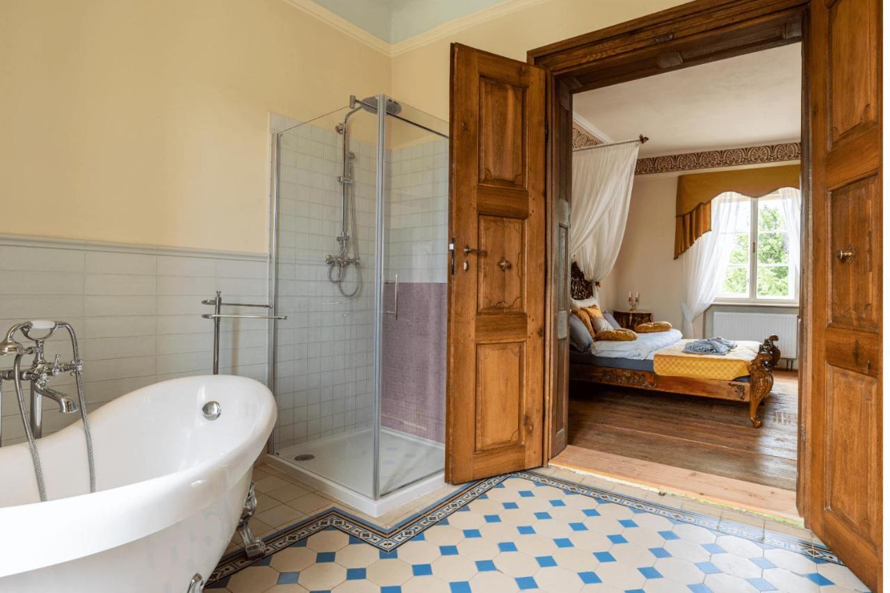 Ambrozuv Dvur Appartement Pouzdrany Buitenkant foto