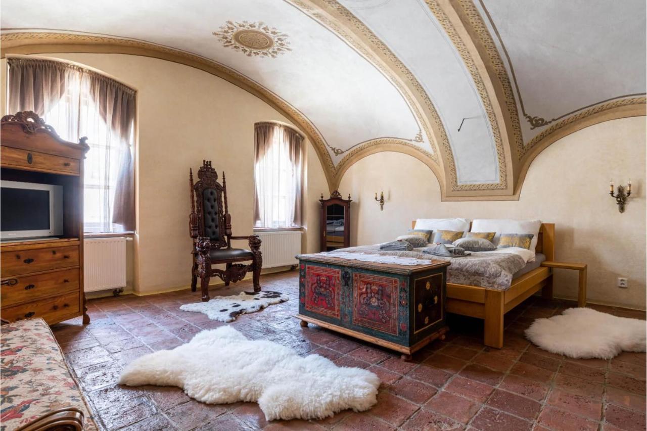 Ambrozuv Dvur Appartement Pouzdrany Buitenkant foto