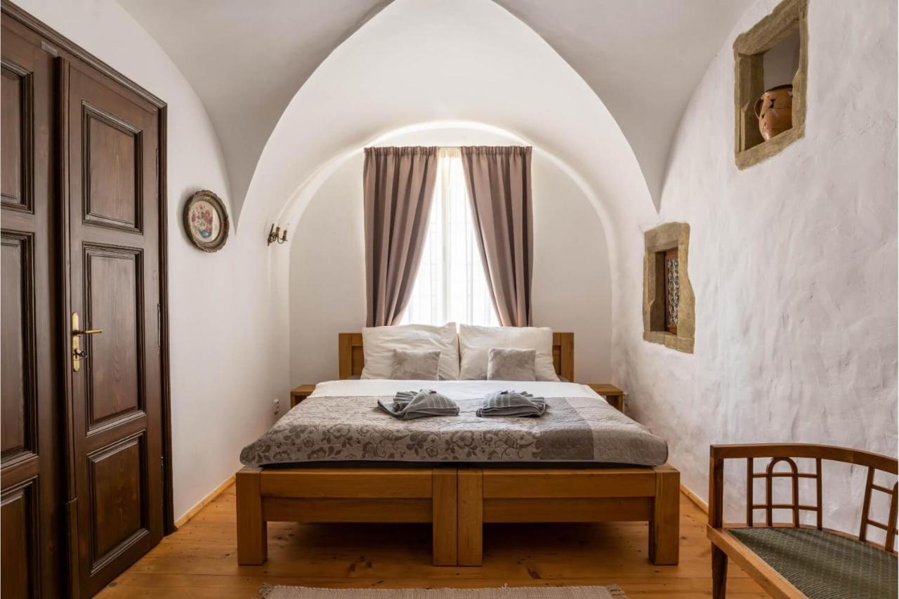 Ambrozuv Dvur Appartement Pouzdrany Buitenkant foto